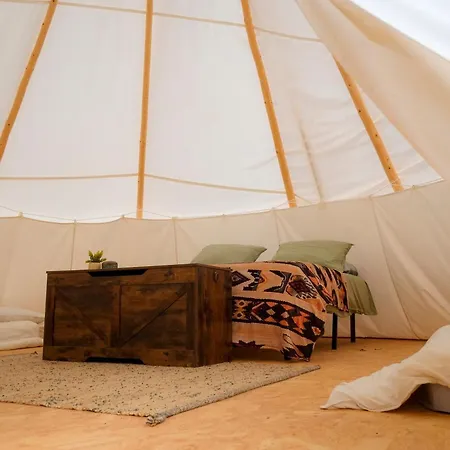 Les Cabanes-tipi Jerolamo En Pleine Nature Luxe tent